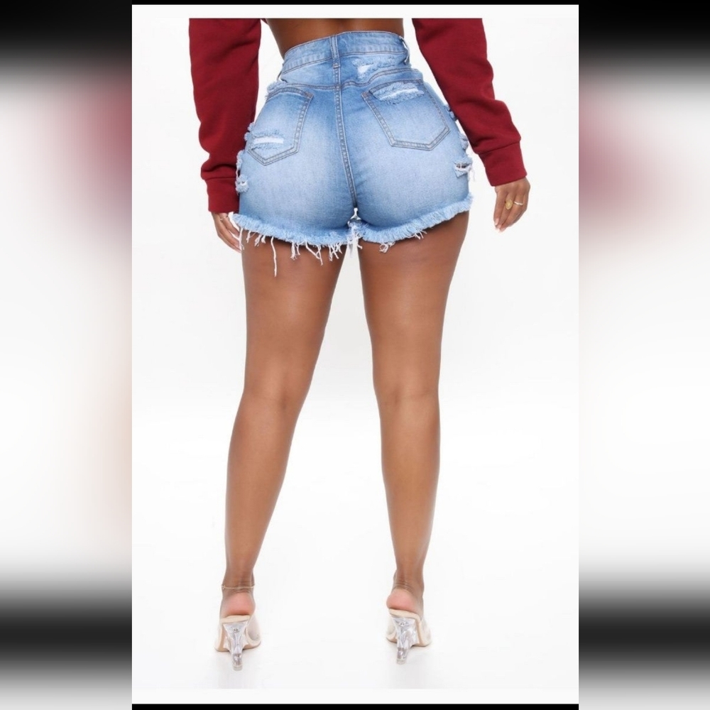 New with Tags Fashion Nova Destroyed Denim Shorts Light Blue Wash Size 11